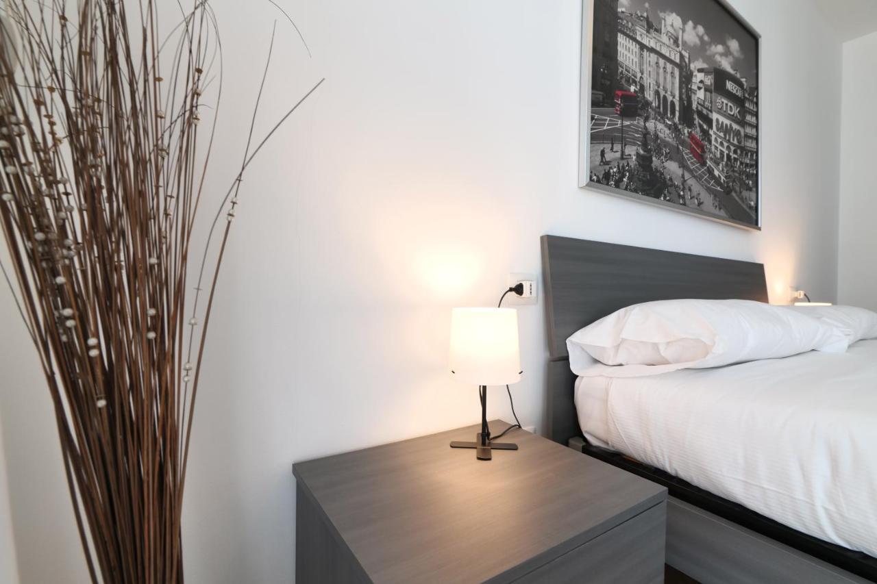 Primopiano - Bonomi Apartment Milan Luaran gambar