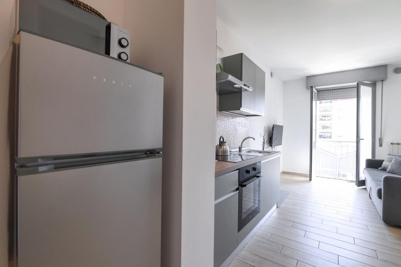 Primopiano - Bonomi Apartment Milan Luaran gambar