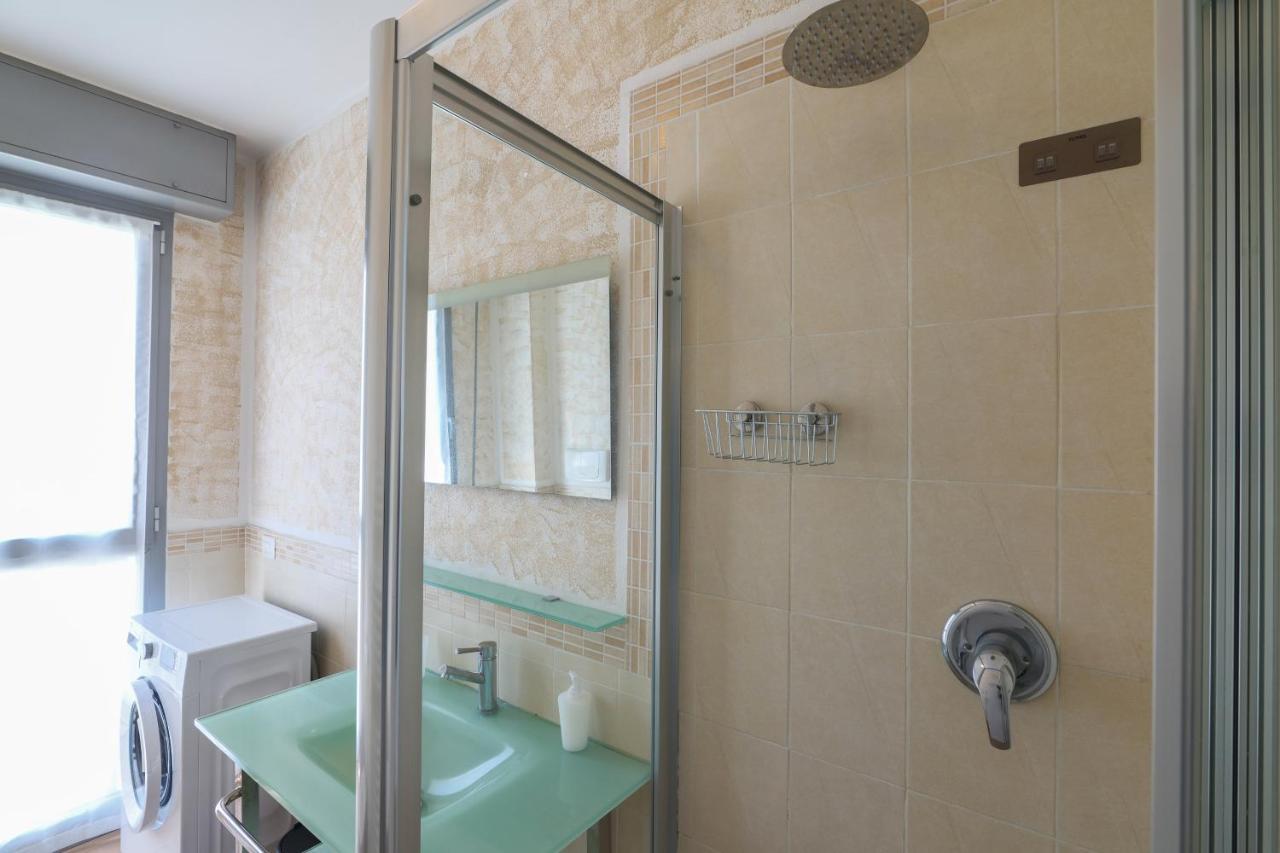 Primopiano - Bonomi Apartment Milan Luaran gambar