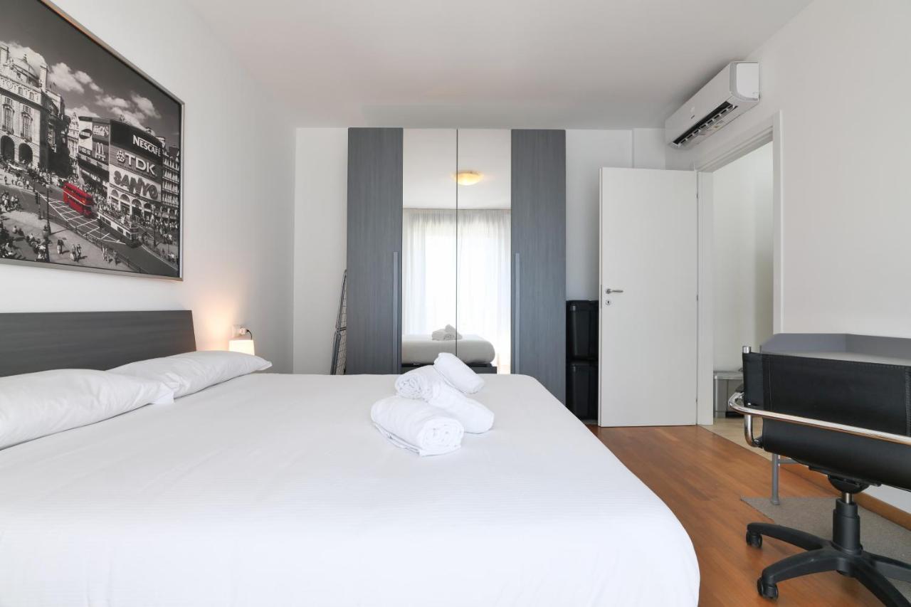 Primopiano - Bonomi Apartment Milan Luaran gambar