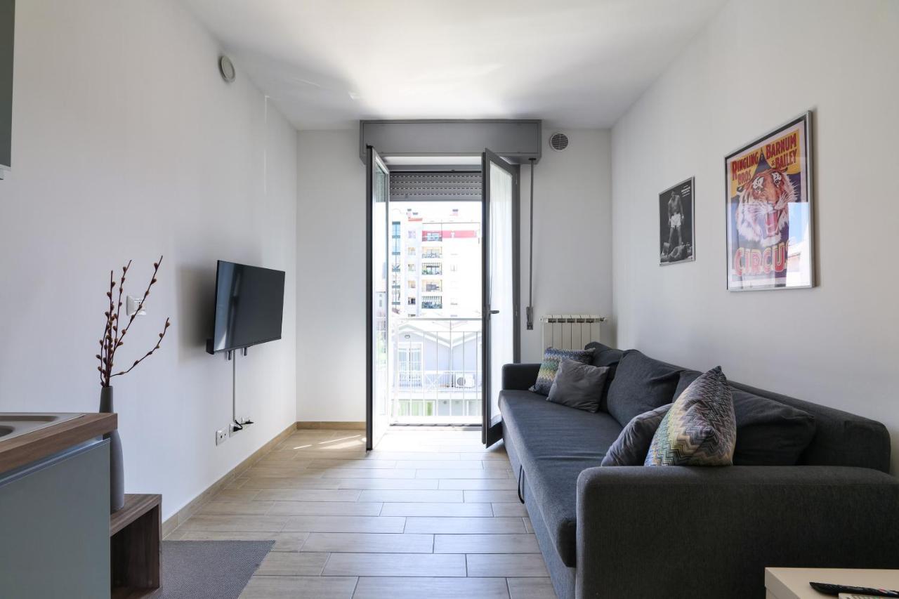 Primopiano - Bonomi Apartment Milan Luaran gambar
