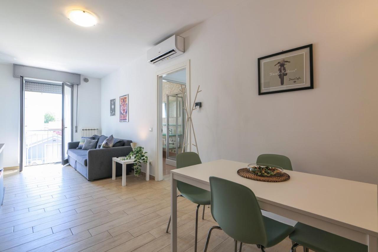 Primopiano - Bonomi Apartment Milan Luaran gambar