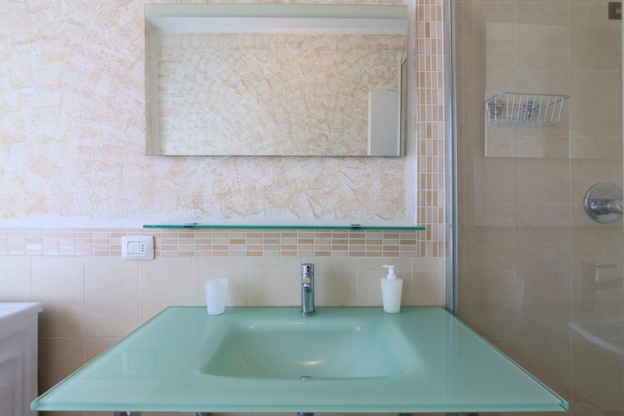 Primopiano - Bonomi Apartment Milan Luaran gambar