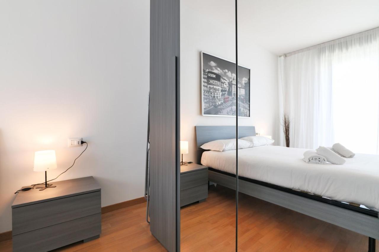 Primopiano - Bonomi Apartment Milan Luaran gambar
